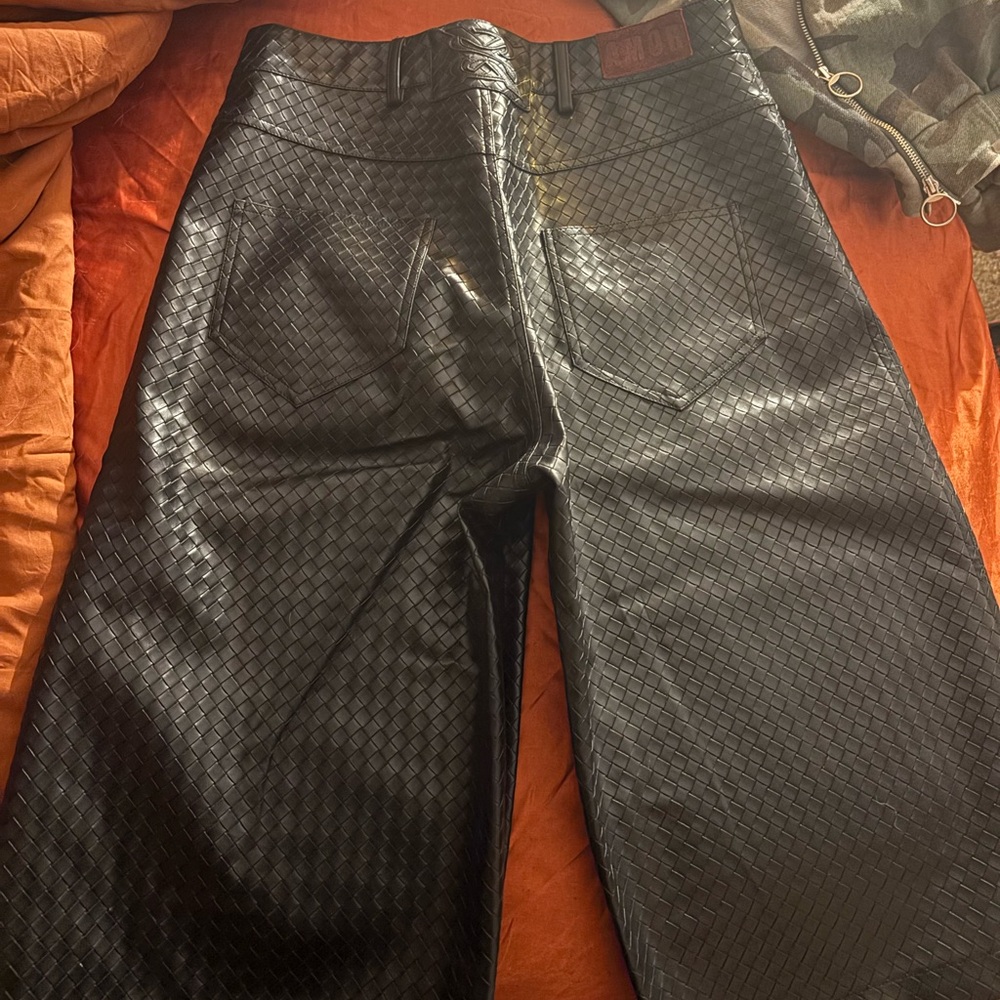 NEW Woven Leather Shorts - Picture 5 of 8